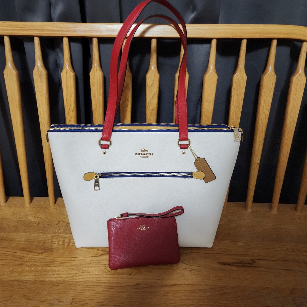 Coach Purse/wristlet